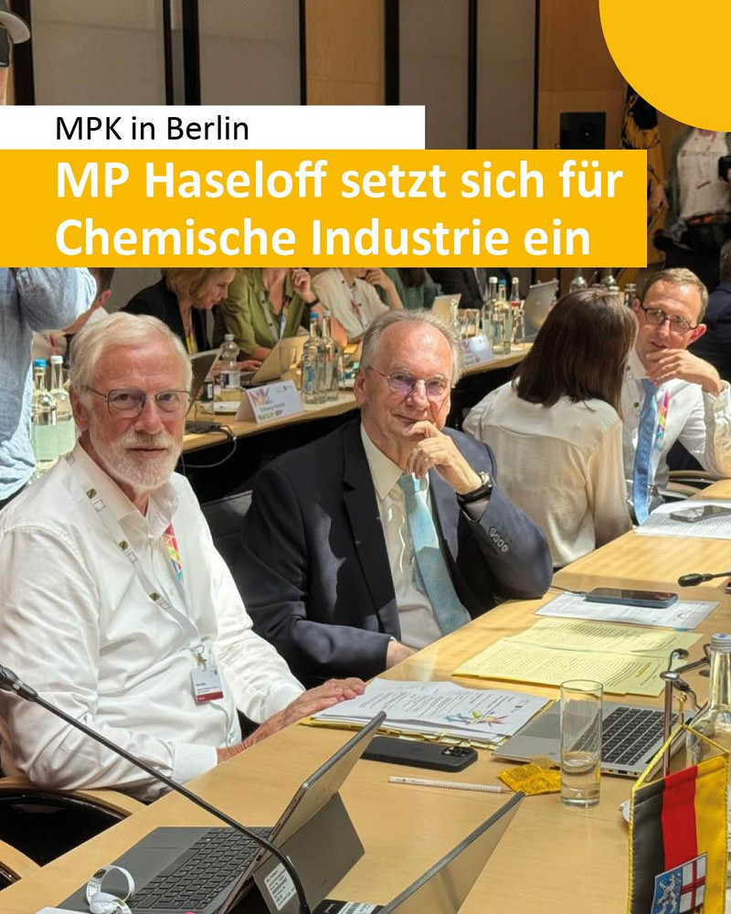 Ministerpräsident Dr. Reiner Haseloff und Staatsminister Rainer Robra bei der MPK.