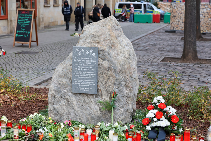 Gedenkstein für die Opfer des Anschlages.