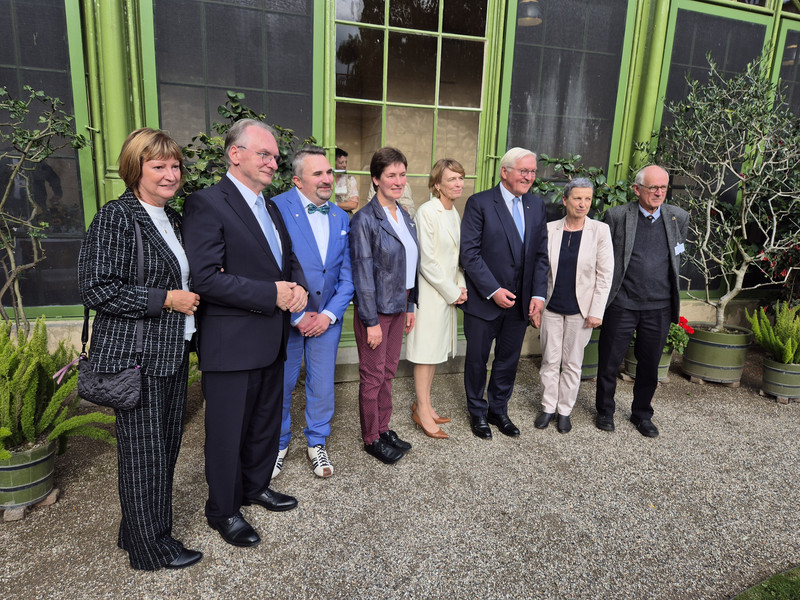 Die Bürgerdelegation aus Sachsen-Anhalt mit Bundespräsident Frank Walter Steinmeier und Ministerpräsident Dr. Reiner Haseloff.